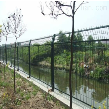 ?護(hù)欄網(wǎng)施工注意事項(xiàng)圖片2 ?護(hù)欄網(wǎng)施工注意事項(xiàng)圖片2