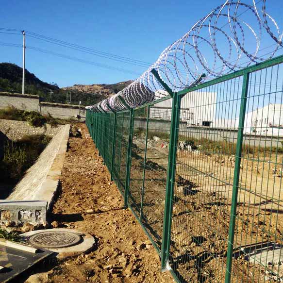 全封閉式監(jiān)獄防護網(wǎng)圖片2 全封閉式監(jiān)獄防護網(wǎng)圖片2