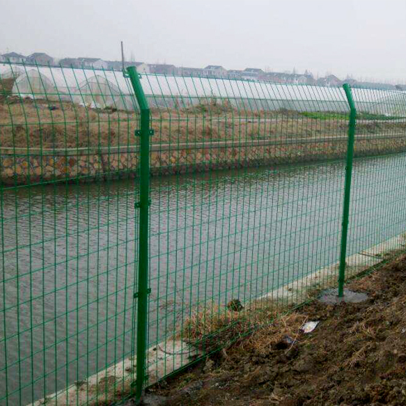 新建水源地金屬隔離網圖片1