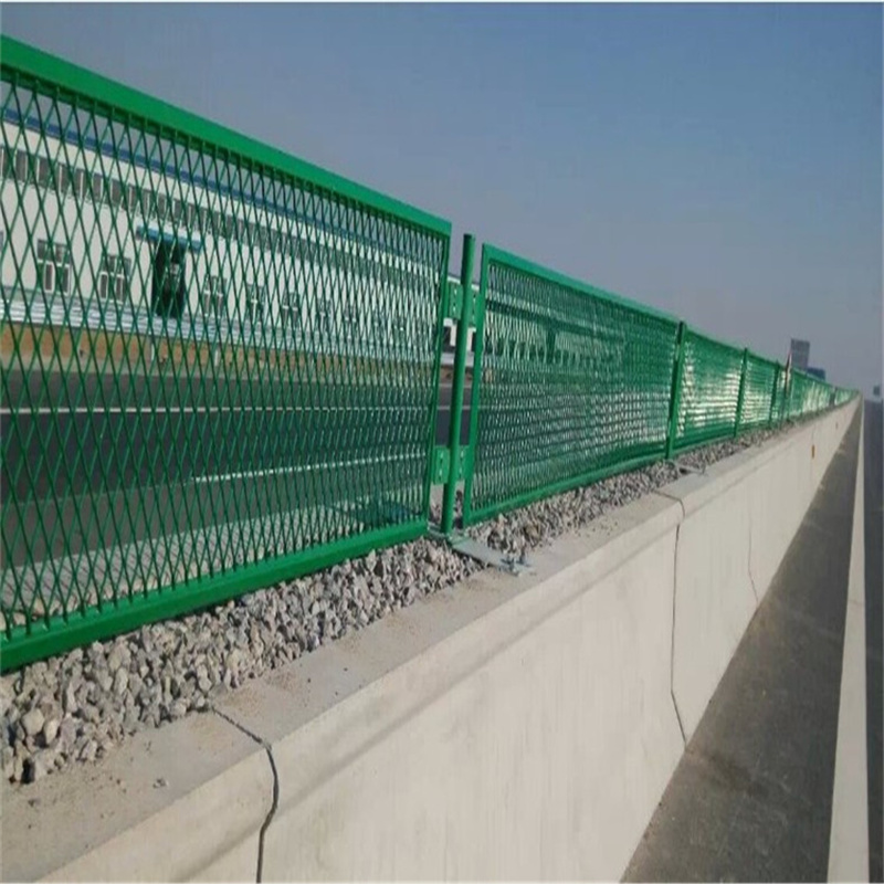 鋼板網護欄圖片1 鋼板網護欄圖片1