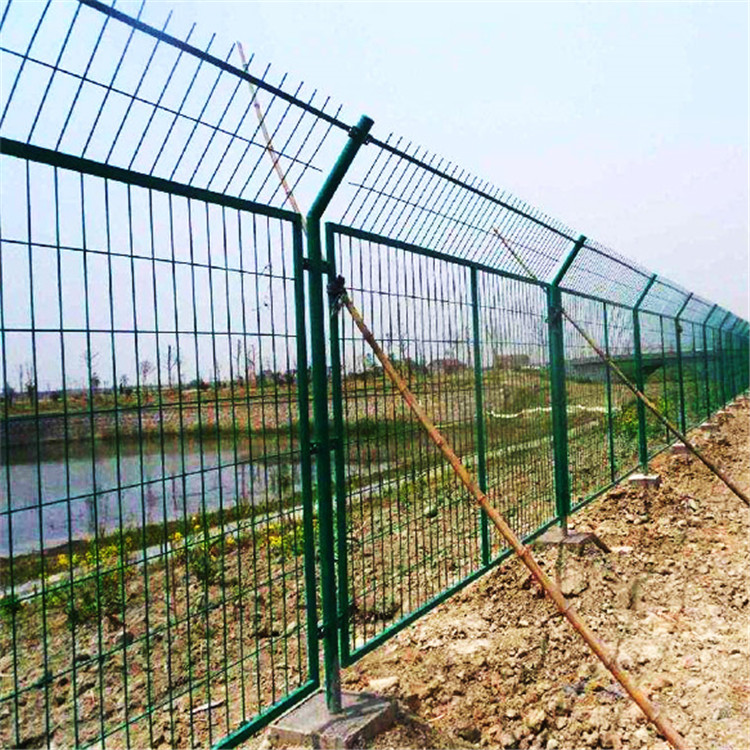 公路綠色護欄網圖片3 公路綠色護欄網圖片3