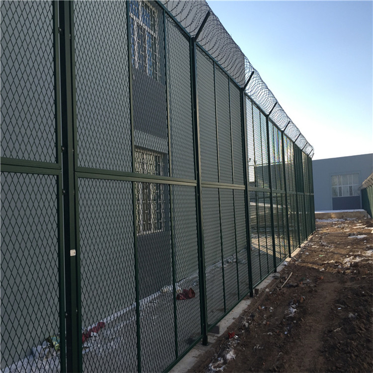 看守所防攀越隔離網圖片4 看守所防攀越隔離網圖片4