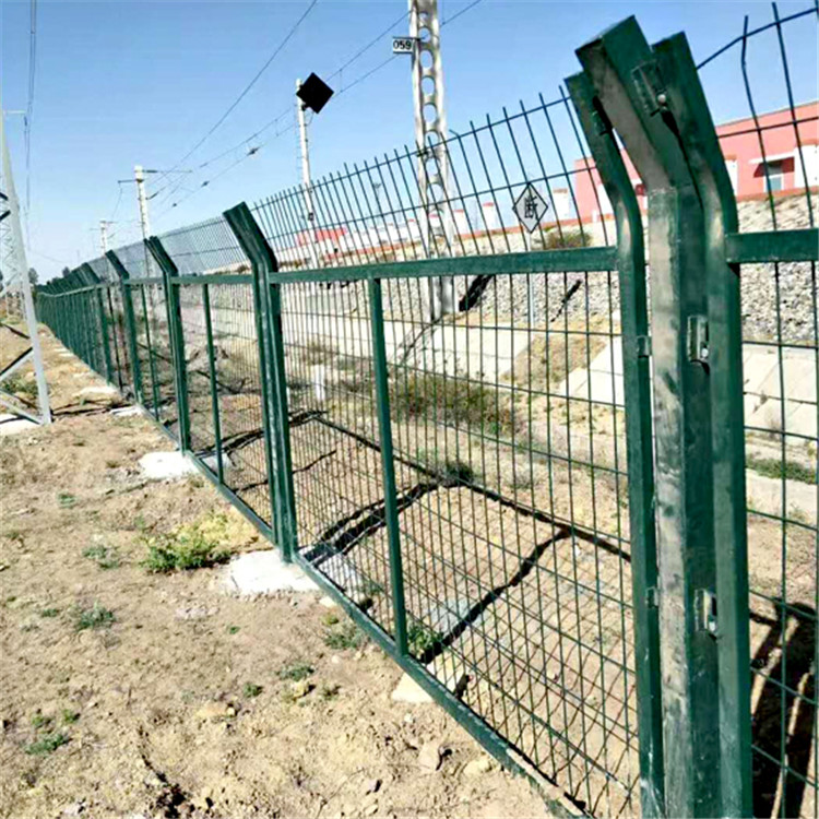 鐵路兩側(cè)護欄網(wǎng)圖片3 鐵路兩側(cè)護欄網(wǎng)圖片3
