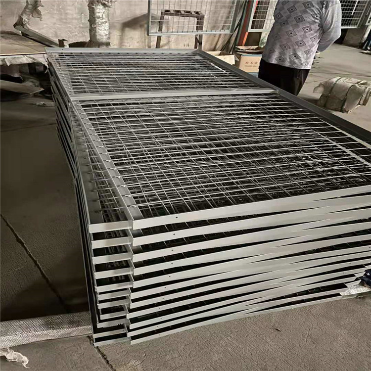 廠區(qū)鐵絲網(wǎng)圍欄圖片4 廠區(qū)鐵絲網(wǎng)圍欄圖片4