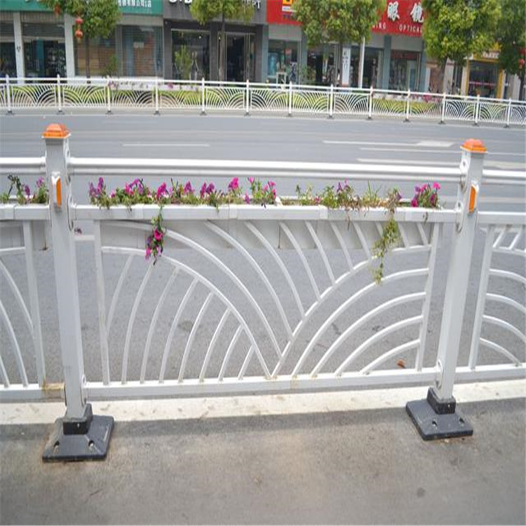 道路護(hù)欄圖片4 道路護(hù)欄圖片4