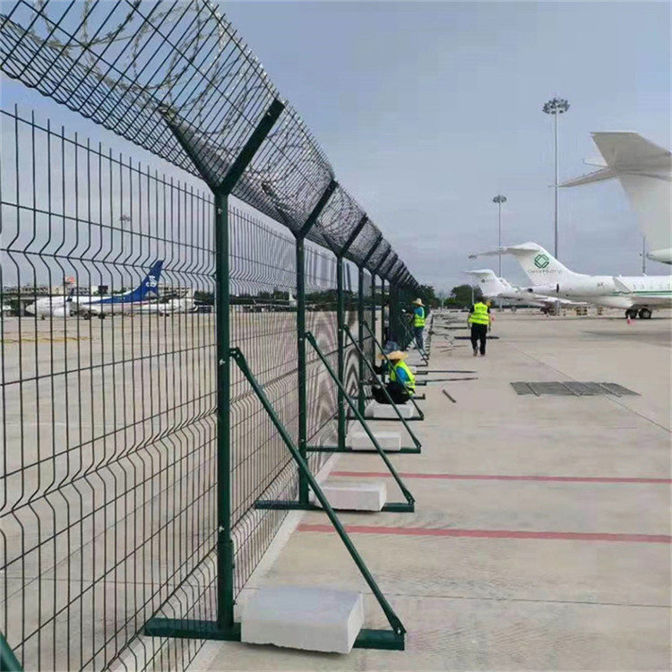 機(jī)場鋼絲網(wǎng)圍界圖片3 機(jī)場鋼絲網(wǎng)圍界圖片3