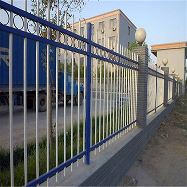 小區(qū)鋅鋼護(hù)欄圖片3 小區(qū)鋅鋼護(hù)欄圖片3