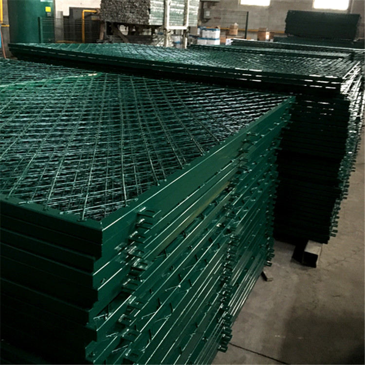 監(jiān)獄防逃脫隔離網(wǎng)圖片1 監(jiān)獄防逃脫隔離網(wǎng)圖片1