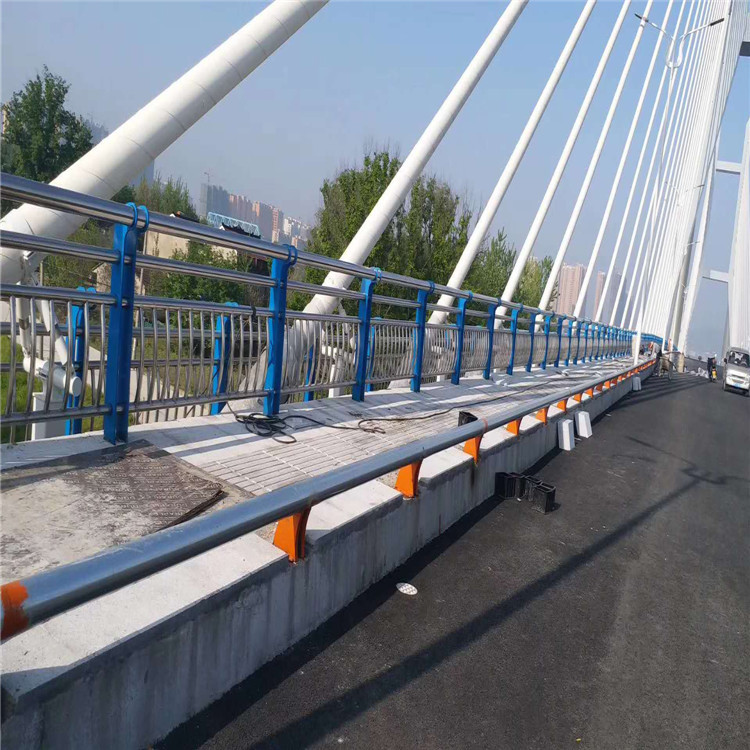?橋梁防撞隔離護欄圖片2 ?橋梁防撞隔離護欄圖片2