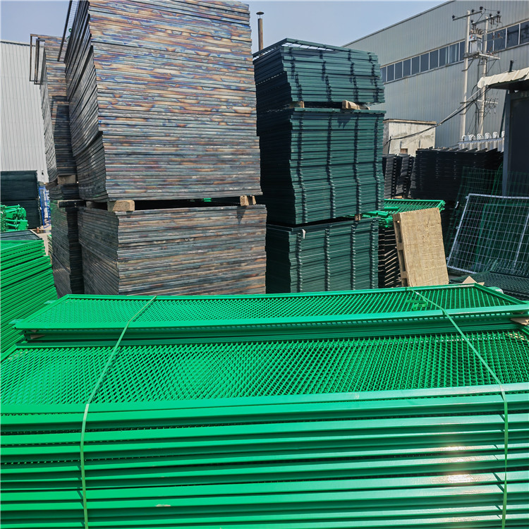 鋼板網護欄網圖片2