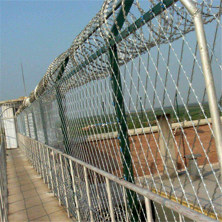 監(jiān)獄鋼網(wǎng)墻圖片2 監(jiān)獄鋼網(wǎng)墻圖片2
